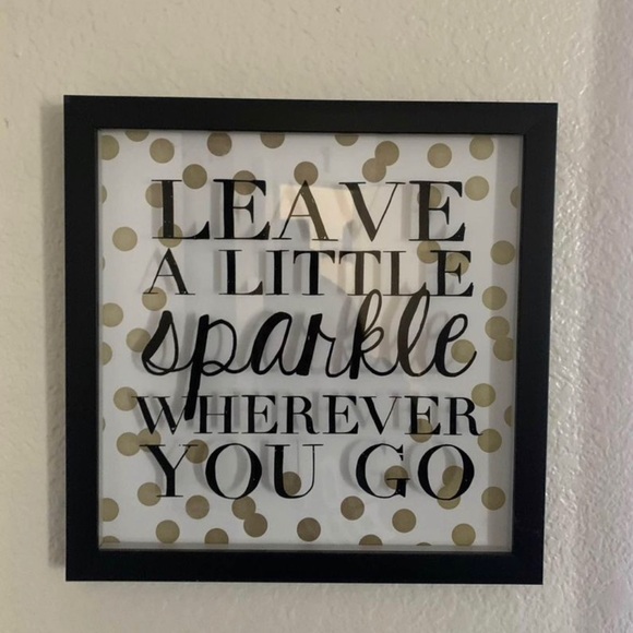 Wall decor - Picture 1 of 1